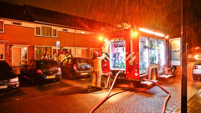Opa en kleinzoon vluchten huis uit na brand in slaapkamer
