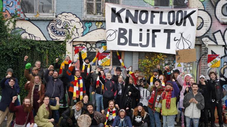 Massale bijval voor de bewoners en andere gebruikers van Vrijplaats Knoflook (foto: Abel Heijkamp).