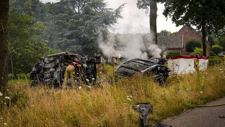 Er kwam nog een tijd rook uit de auto's (foto: SQ Vision).