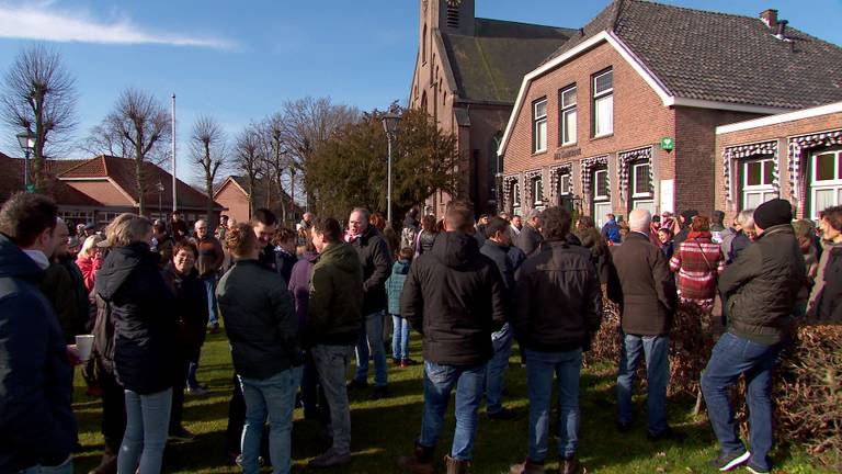 Honderden mensen liepen mee (foto: Omroep Brabant). 