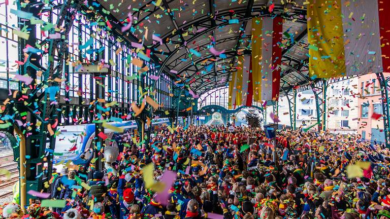Wat een feest het is carnaval (foto:Arno Lucas)