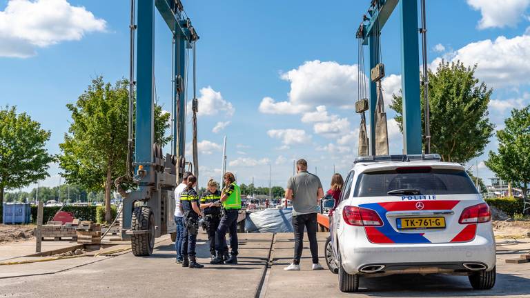 Hulpdiensten in Drimmelen (foto: Marcel van Dorst/SQ Vision Mediaprodukties).