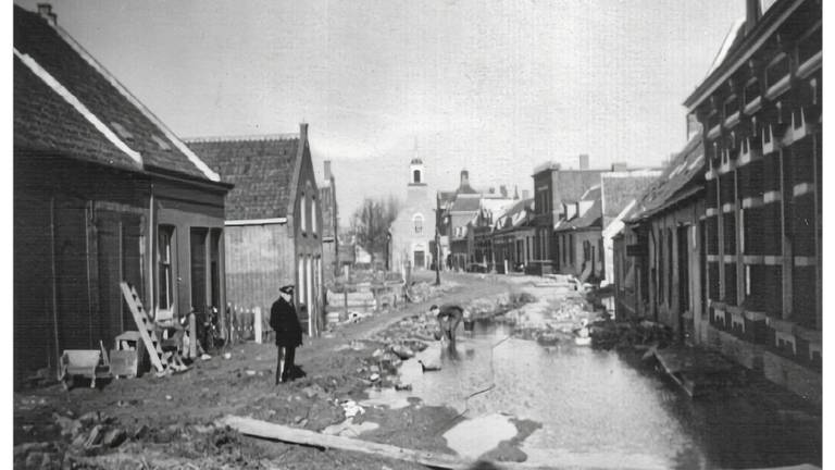 Nieuw-Vossemeer bleef niet gespaard bij de watersnoodramp (Foto: Heemkundekring Nieuw-Vossemeer).