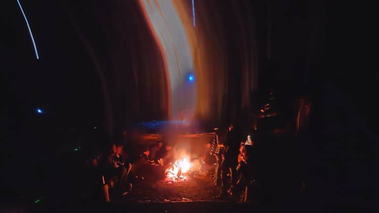 Eerst een zelftest, daarna feesten in het bos (foto: Joris van Duin).