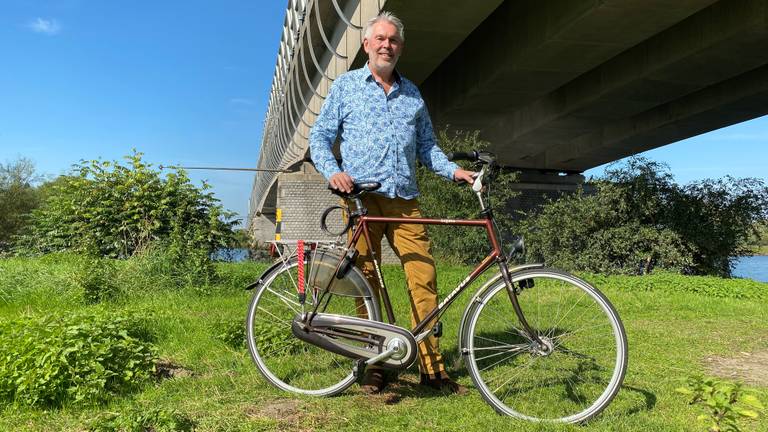 Gert-Jan van Rooij wil dat de nieuwe Maasbrug een fietspad krijgt