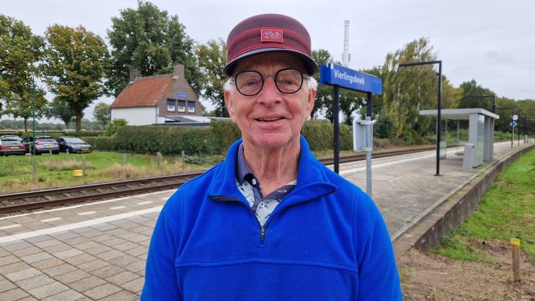 Huub (73) woont naast het spoor waar hij jaren reed: 'Je maakt veel mee' (foto: Tom Berkers).