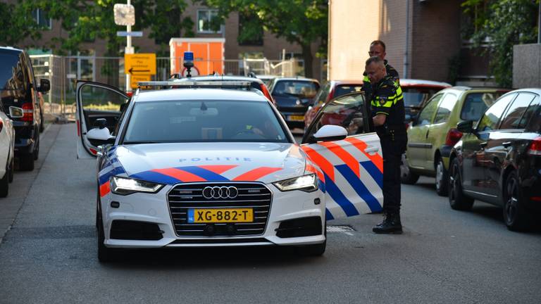 De politie loste een waarschuwingsschot (foto: Perry Roovers/SQ Vision).