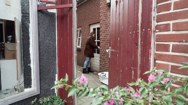 Amber Coenen stond er na het overlijden van haar vader plots alleen voor (beeld: Pippi Dijkstra) 