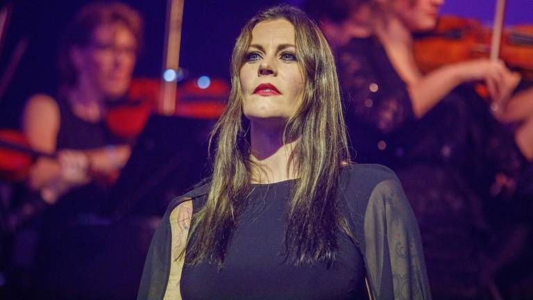 Zangeres Floor Jansen heeft borstkanker: 'Een schok'