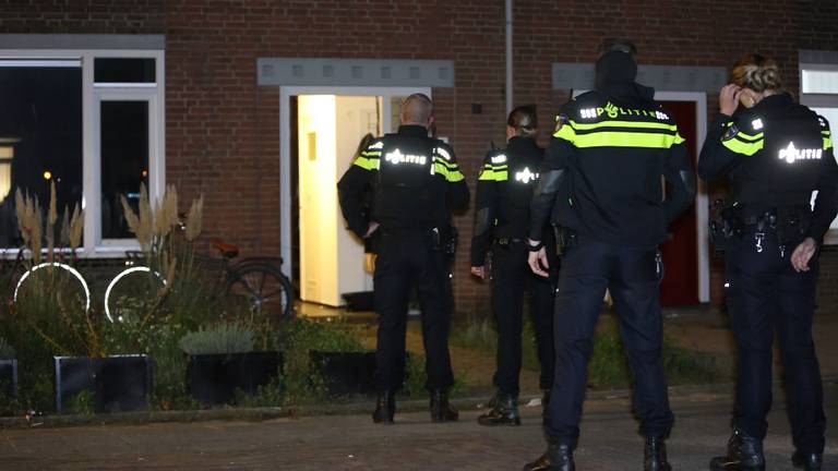Politie valt huis binnen in Den Bosch
