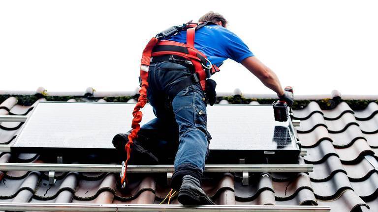 Failliet zonnepanelenbedrijf heeft 9 ton schuld, onderzoek naar wanbeleid