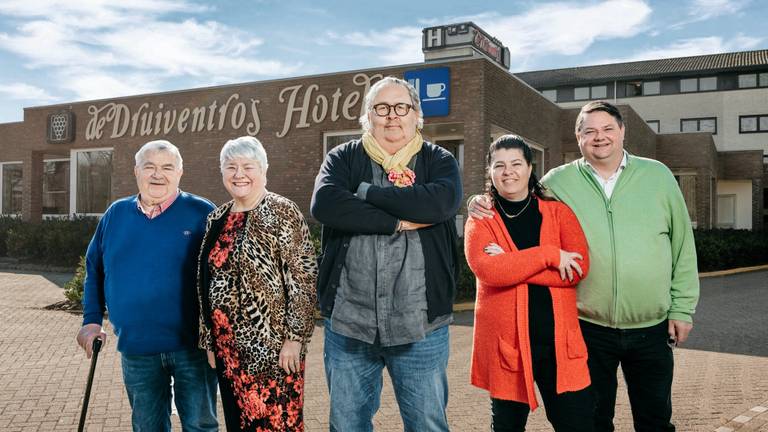 Ad en Mieke Mutsaers, Julius Jaspers, Janny en Rob Zoontjens-Mutsaers (beeld: RTL).