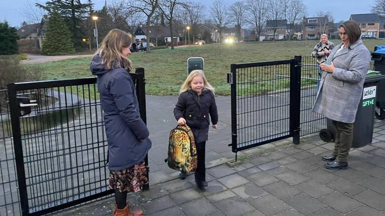 Eindelijk weer naar school: 'De kinderen missen elkaar'