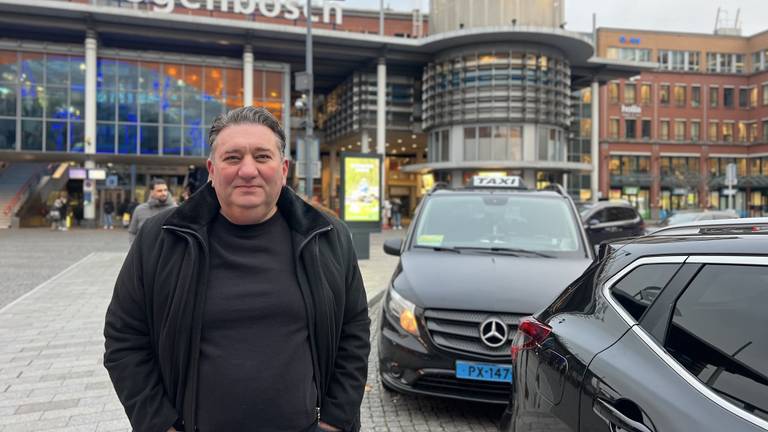 Ismail Dayioglu (49) is het niet eens met het nieuwe beoordelingssysteem (foto: Megan Hanegraaf).