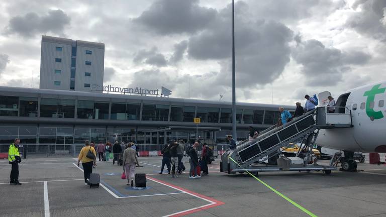 Illegale vluchten op Eindhoven Airport? (foto: Hans Janssen).