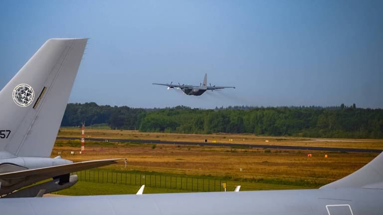 Het defecte toestel dat vorige week vertrok vanaf Eindhoven Airport.