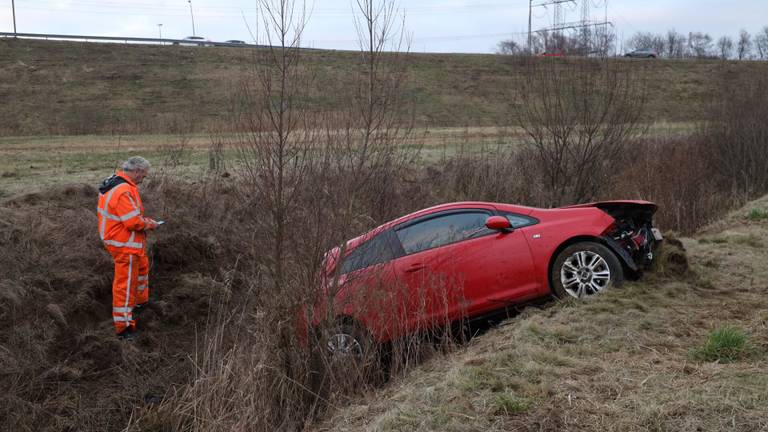 Ongeval op de A50 (Foto: Sander van Gils/SQ Vision).