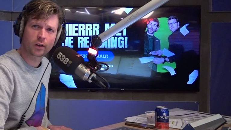 Wietze verraste Linda door haar rekening te betalen. (Beeld: Radio 538)