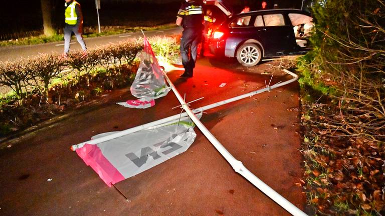 De crash vond plaats in een bocht van de Witvenseweg in Veldhoven (foto: Rico Vogels/SQ Vision).