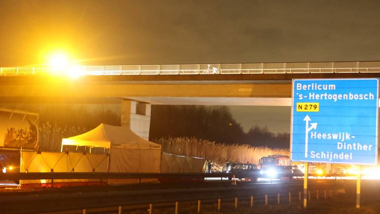 Dode na botsing met vrachtwagen op N279 bij Heeswijk-Dinther