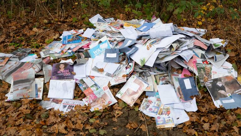 Gedumpte post (foto: ANP/Hollandse Hoogte/Caspar Huurdema).