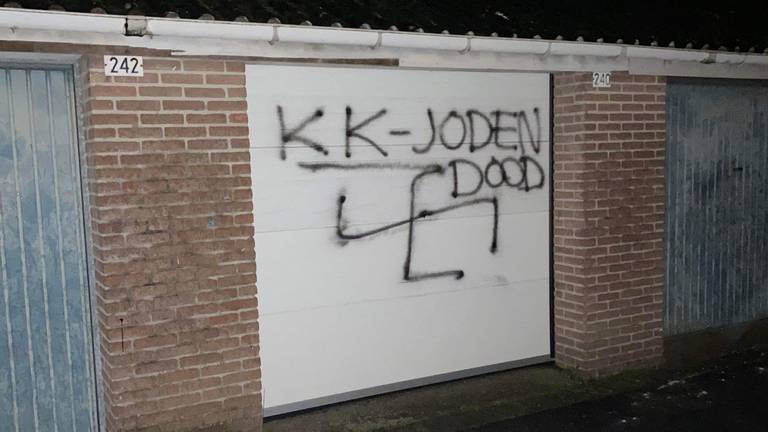 Anti-Joodse leuzen in de wijk Haagse Beemden (foto: Shirley Voesenek).