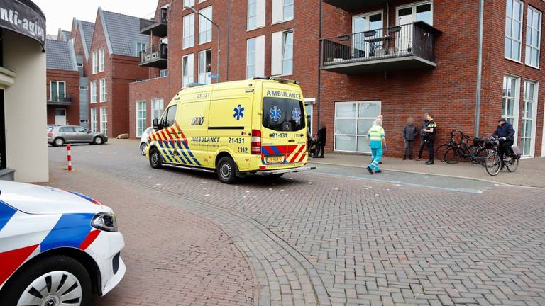 Fietser botst met auto in Cuijk (foto: SK-Media)