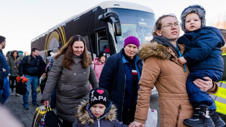 Oekraiense vluchtelingen komen met de bus aan in Nederland. (Foto: ANP)