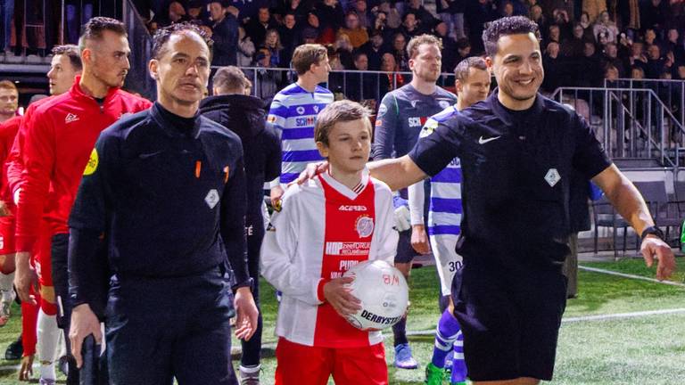 Lorenzo Cairo (rechts) voor de laatste keer het veld op (foto: Orange Pictures).