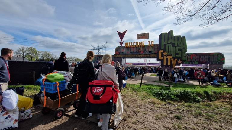 Eindelijk: Paaspopgangers zijn weer ouderwets los