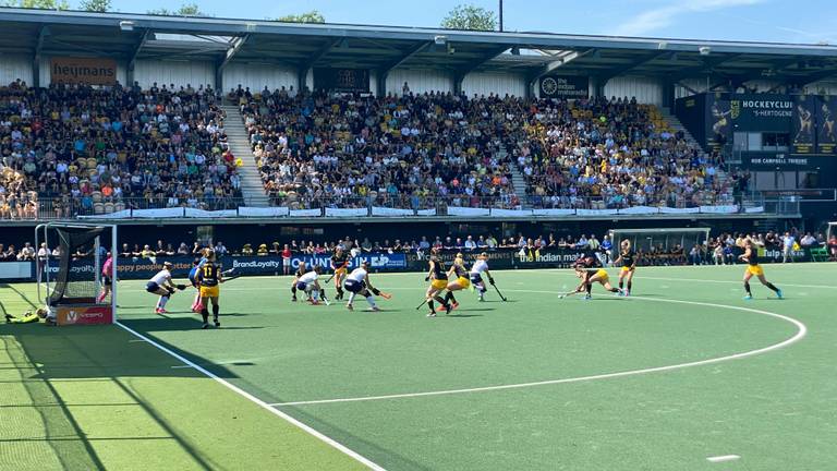 Feest in Den Bosch: hockeydames slepen 21ste landstitel binnen