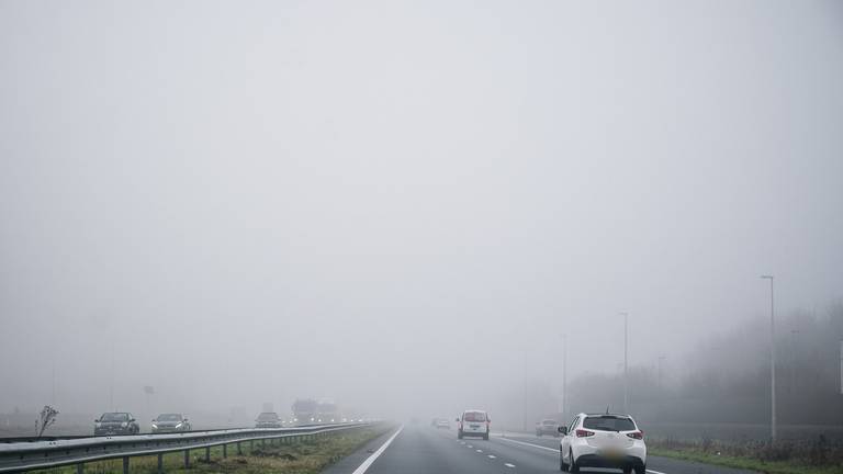 Waarschuwing voor dichte mist. (foto: ANP).