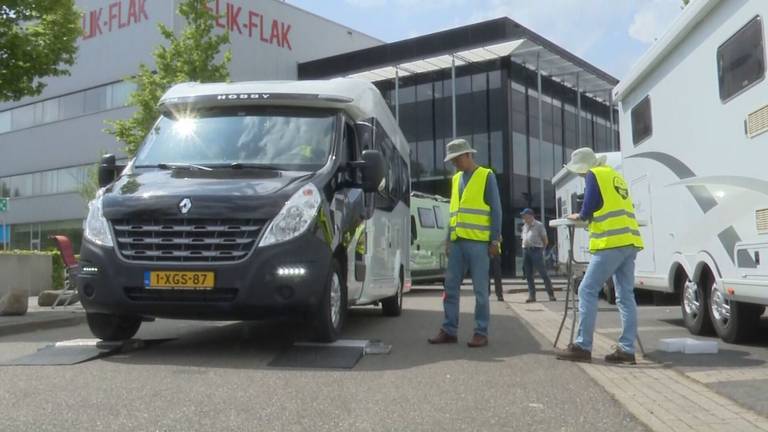 Met je camper op de weegschaal in Den Bosch. 