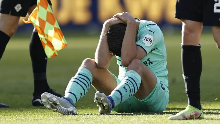 Groot verdriet bij Joey Veerman van PSV.