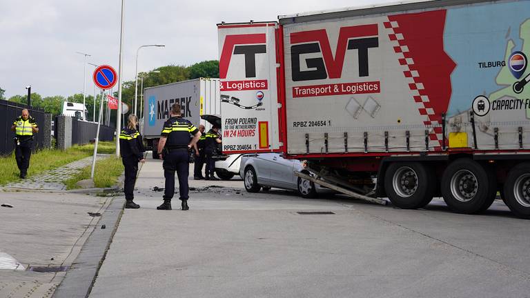 Hoe het ongeluk in Tilburg kon gebeuren, wordt onderzocht (foto: Jeroen Stuve/SQ Vision).