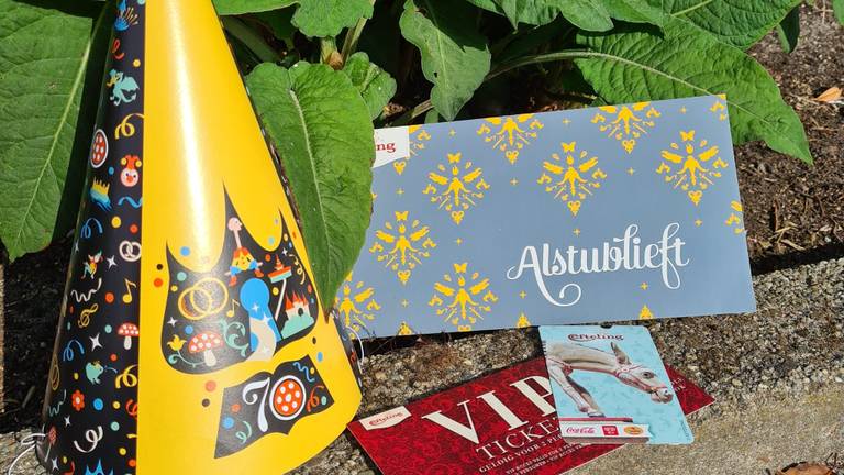 De eerste 70 gezelschappen werden verrast met cadeautjes.