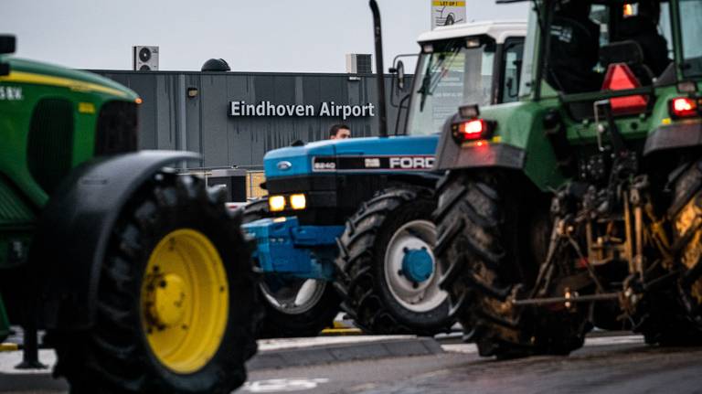 Protest van de boeren bij Eindhoven Airport in december 2019 (foto: Rob Engelaar/ANP).