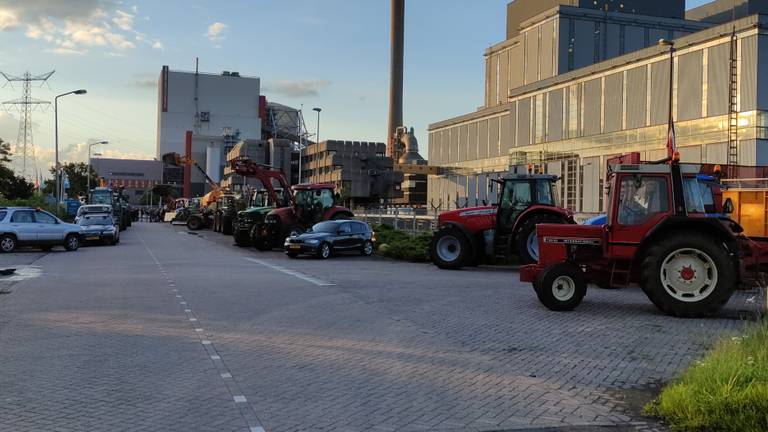 Demonstratie bij de Amercentrale (foto: Wim van den Broek).