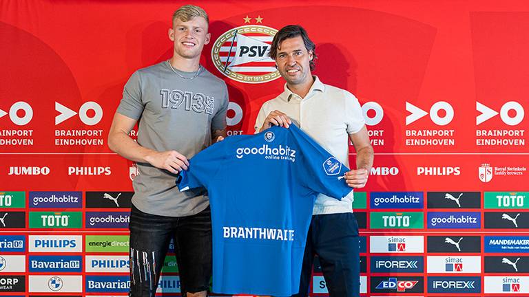 Jarrad Branthwaite naast John de Jong (Foto: PSV).