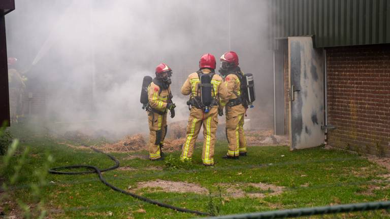 Brand in schuur van boer in Milheeze (foto: Harrie Grijseels/SQ Vision).