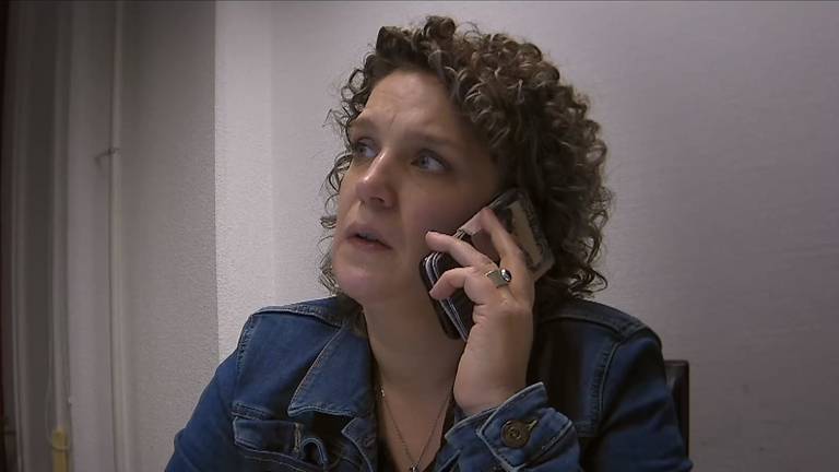 Sietske Martens aan het werk bij het Crisis Interventie Team in Tilburg (beeld: BNNVARA).