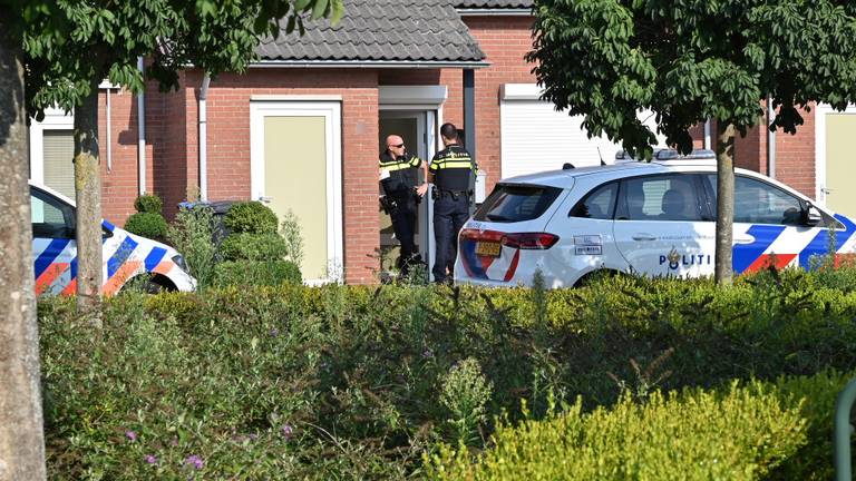 Overval op woning in Sint Willebrord (foto: Perry Roovers - SQ Vision).