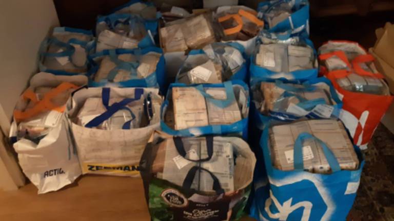 Boodschappentassen volgestouwd met miljoenen in Eindhoven 2020 (foto: politie)