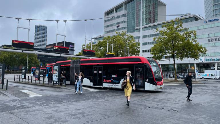 Sommige bussen rijden wel (Foto: René van Hoof)