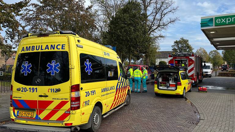 Explosie door geraakte hoofdgasleiding, twee gewonden