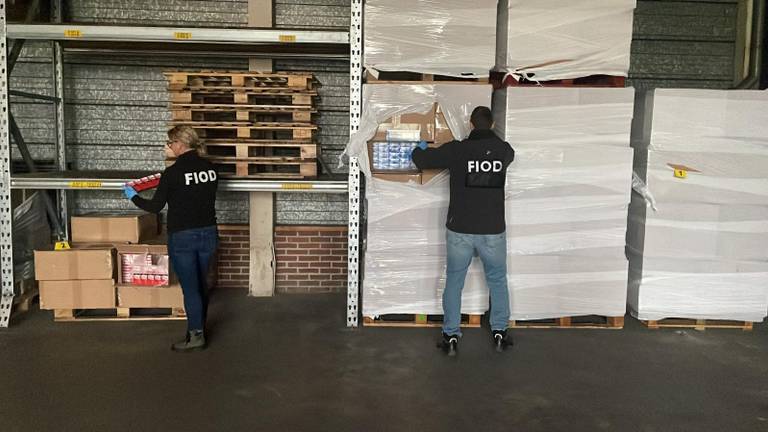 30 miljoen sigaretten gevonden bij grootschalige sigarettensmokkel
