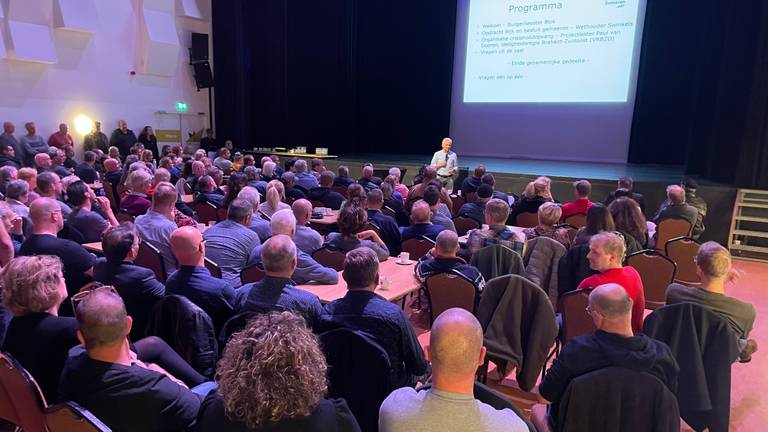 De inloopavond in Someren over de opvang van asielzoekers (Foto: Alice van der Plas)