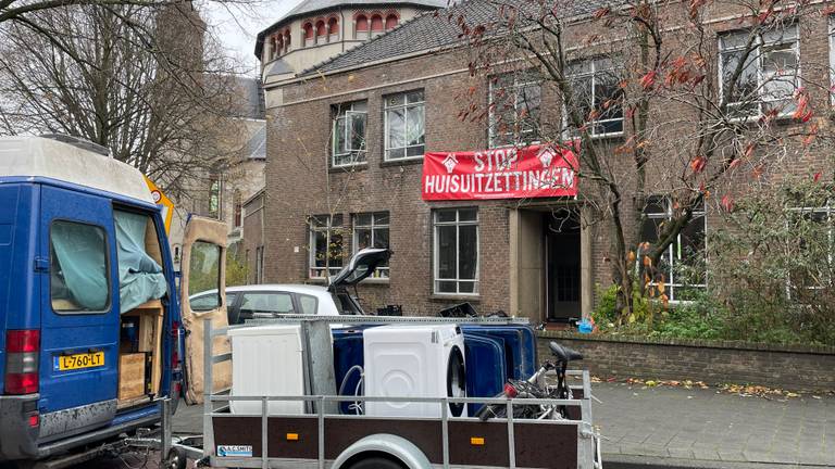 Antikraak-bewoners weg uit Bossche pastorie: 'Ik wil gewoon ergens wonen' 
