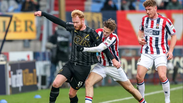 Jort van der Sande in duel met Ringo Meerveld (foto: Orange Pictures).