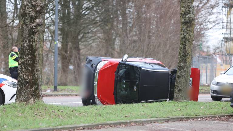 Verkeersruzie waarbij agent schoot: man opgepakt die op auto inreed